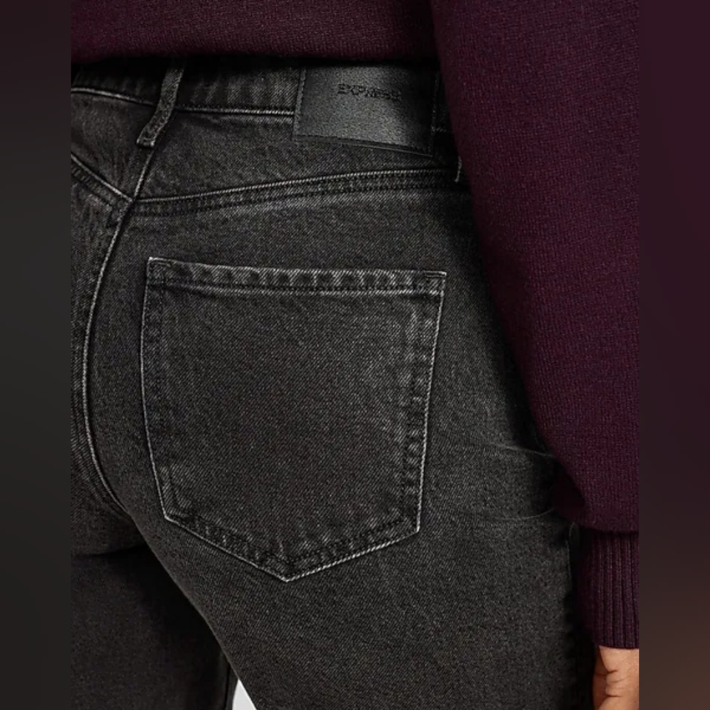 Express High Waisted Black Wash Silver Studded Relaxed Straight Jeans - Size 4L - Picture 5 of 10